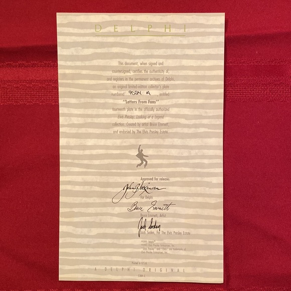 Elvis Presley: Looking at a Legend Delphi Collector Plate - 8 1/2” - Picture 3 of 7